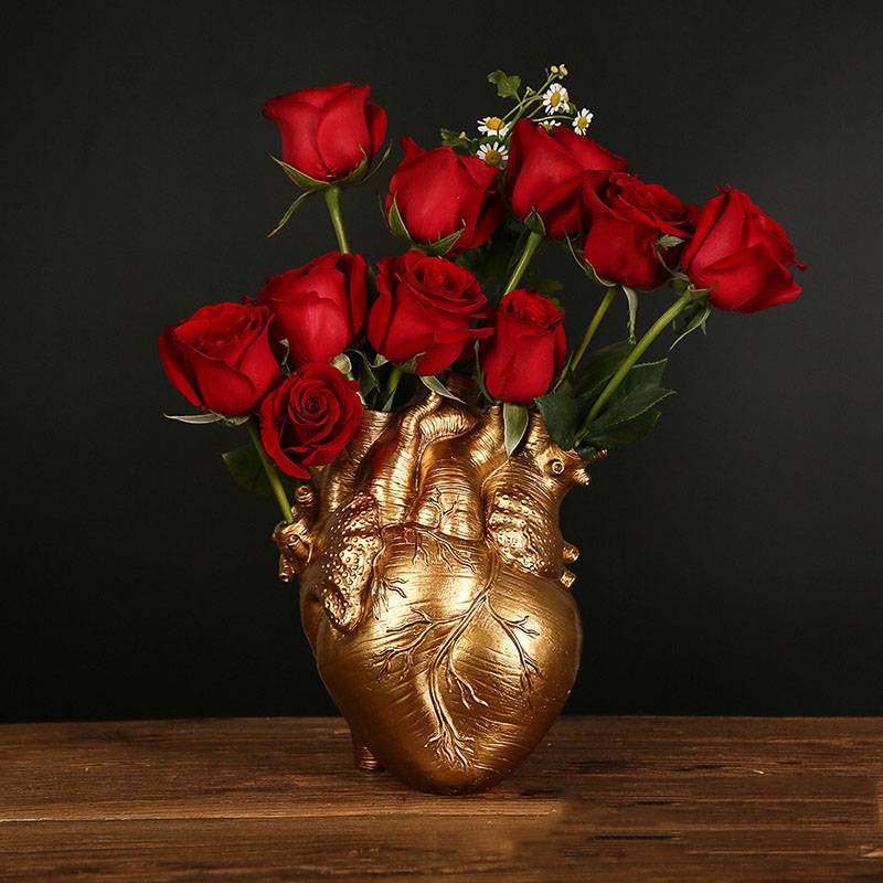 European Home Decor Resin Vase Heart Shaped Flower Pot Living Room Decoration Vase Sculpture Art Desktop Decoration Ornaments