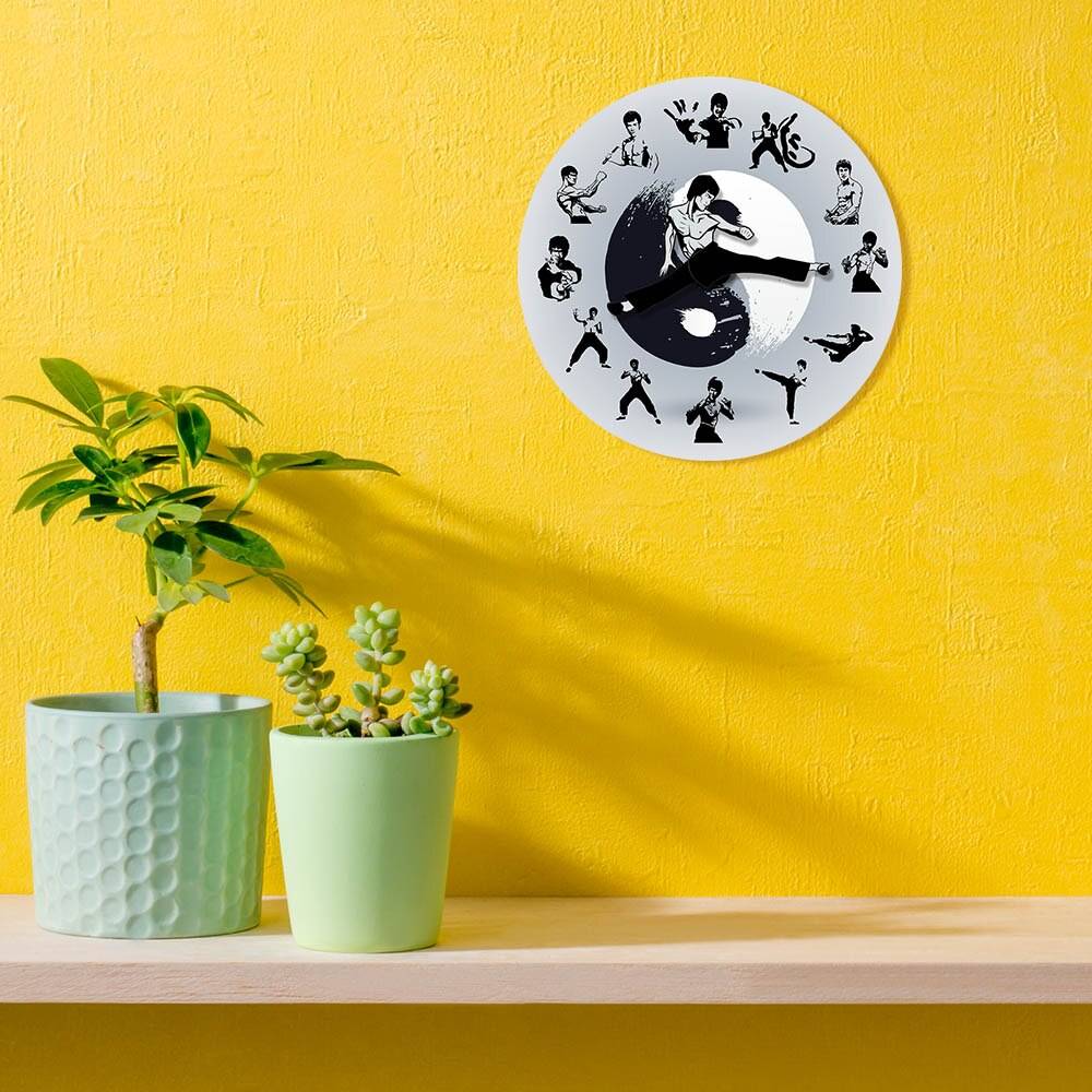Yin Yang Chinese Kung Fu Wall Clock Martial Arts Home Decor Kung Fu Master Moving Needles Novelty Wall Watch Silent Movement
