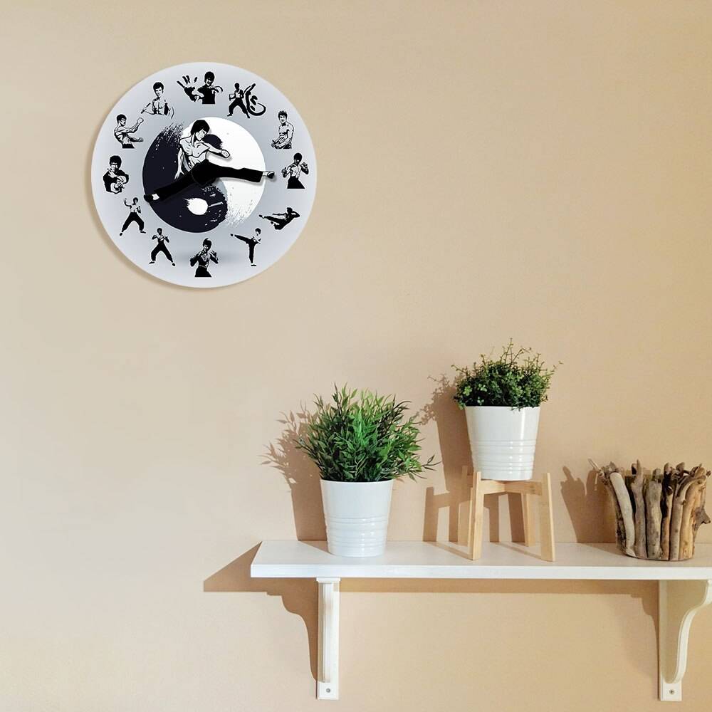 Yin Yang Chinese Kung Fu Wall Clock Martial Arts Home Decor Kung Fu Master Moving Needles Novelty Wall Watch Silent Movement